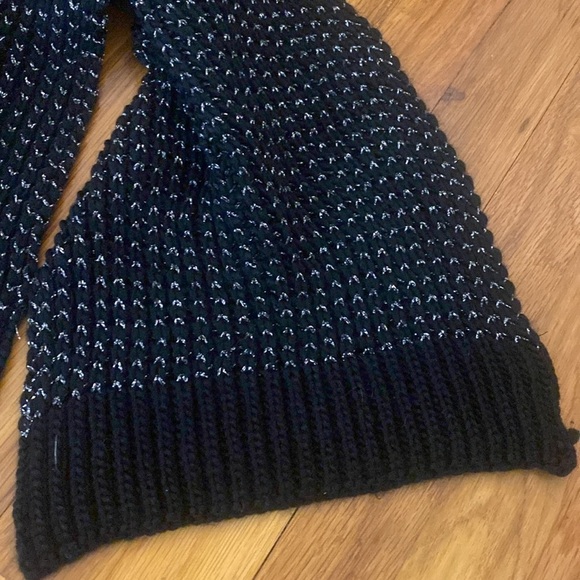 Calvin Klein Women’s Black and Silver Knit Scarf OS - Picture 4 of 7